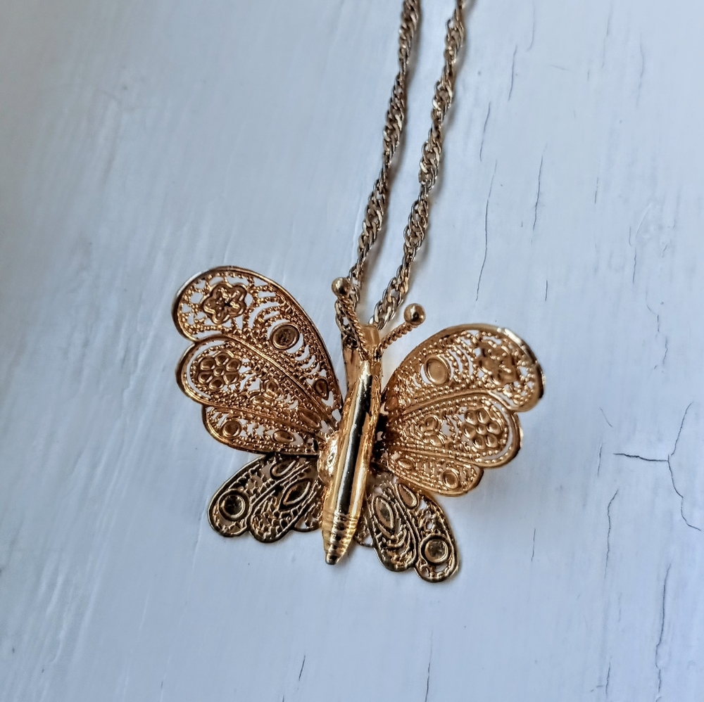 Vintage filigree gold butterfly necklace